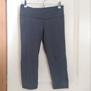 Old Navy Active Heathered Dark Grey Capri Leggings